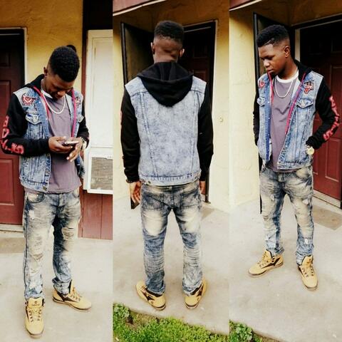 Applying Pressure (feat. Lottdollaz$ & ThatBoii De$tination)