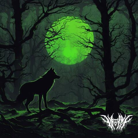 HOWLING TO THE MOON