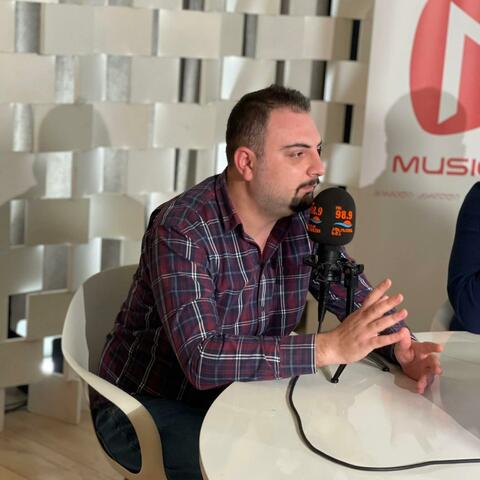 მე დღეს გეტყვი მიყვარხარ