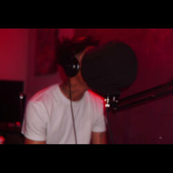 I aint you (feat. Savage)