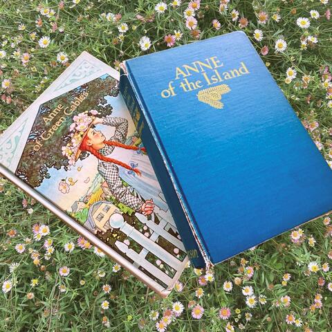 Anne of Green Gables / The Lady of Shalott