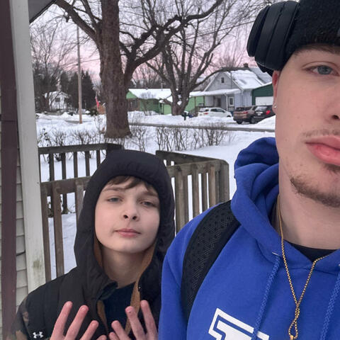 2 man (feat. ImDano)