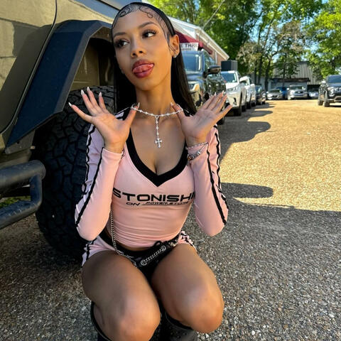 Lovesade (feat. Meechi)