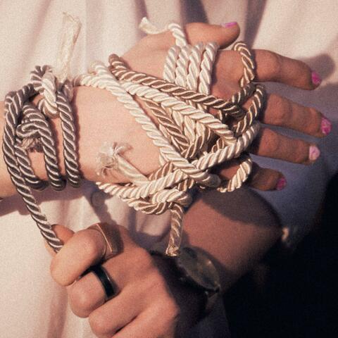 BRAS DESSUS BRAS DESSOUS (feat. Claclo & lulu2003)
