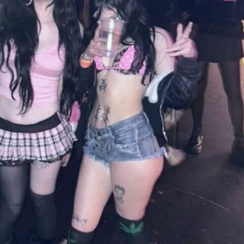 HER LIFE IS A PARTY! (feat. ap47hyc0r3)