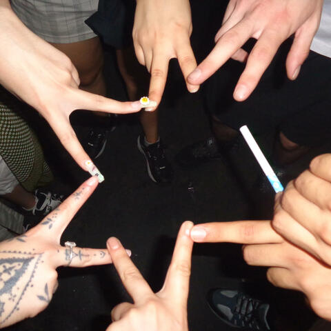 aunque lo romantices debilita la ilusión de que todo esto significa algo