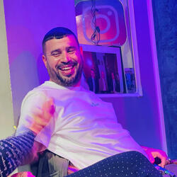 انقدوني راها ساحرتني