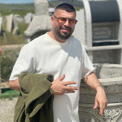 كنتي هاملا بلا عنوان