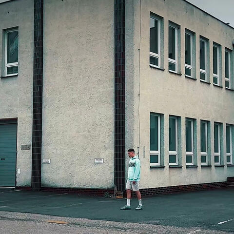 na správných místech