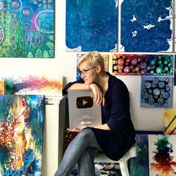 Veronica likes to paint