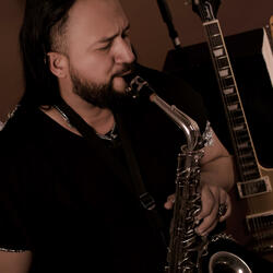 SAXO DON´T BY SHY KAROL G
