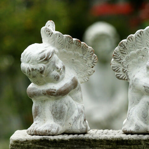 Angels in conversation