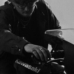 Kawasaki (feat. Waly)