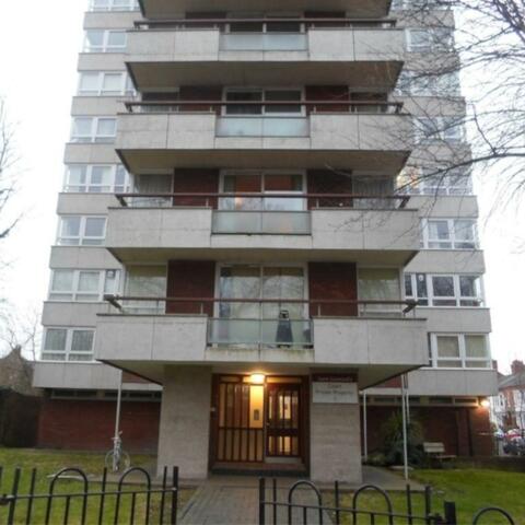Saint Leonards Court (2013)