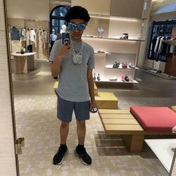 Saks 2 (Hopeless Romantic)