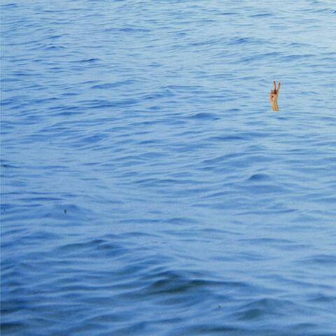 happilydrowninginaseaoftranquilitysopleasejustletmebe