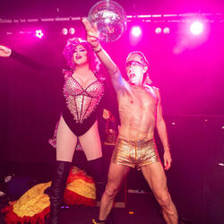 Gold Shorts (feat. Megs)