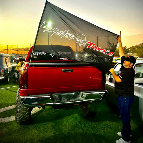 ESTRELLAS IN THE TRUCKS