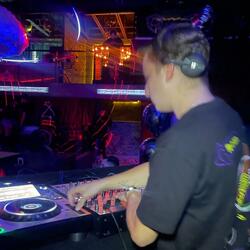 ONDEADO (feat. Ramon Torres)