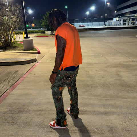 Modeling bih (feat. Jacoby James & Luh Tedda)