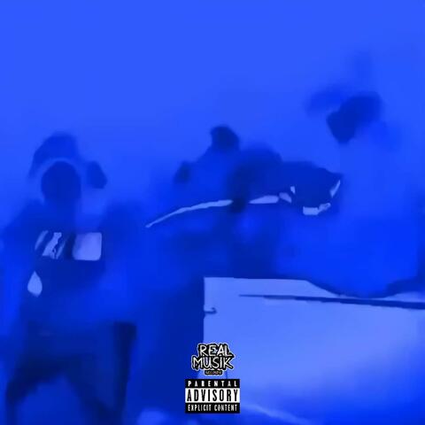 Champagne (feat. Birddie Mac)