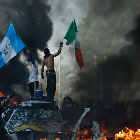 2000 SOLDIERS (PEEKABOO) (feat. Ghostminus & Fxber)