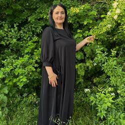 Elnare Vahidova (Leyla)