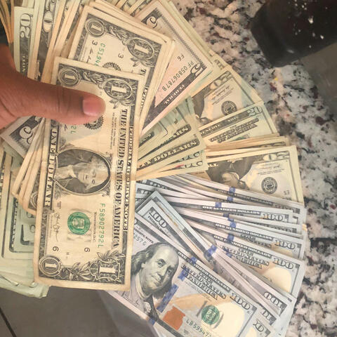 Stay focused (feat. Tay Money)