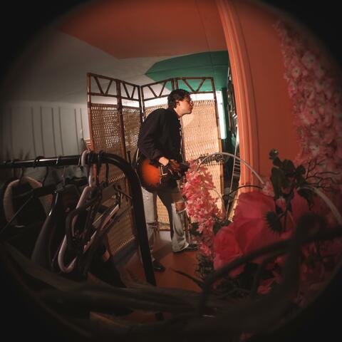 NI DE AQUÍ NI DE ALLÁ