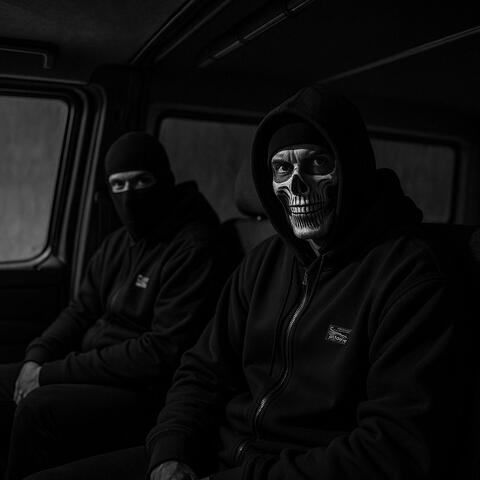 Mask On, World Off (feat. Void$oul) [(Balaclava On Chapter 2)]