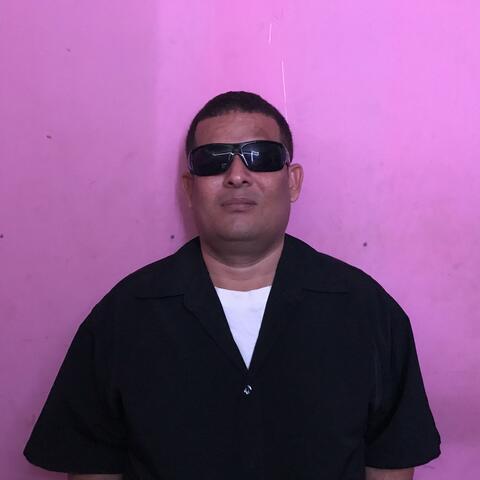 Mi Corazon Se Acelera (Reggaeton Urbano Latino)