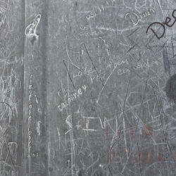 ü (feat. killcxnnxr)