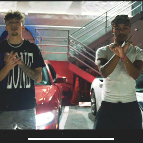 FREE THE GUYS (feat. TRAPP VERSACE)