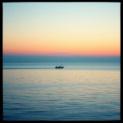 Solo in mezzo al mare