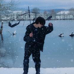 knotenpunkt (feat. headless_DATA)