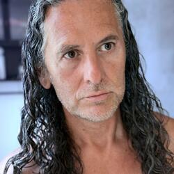 La lumière se fraie ...