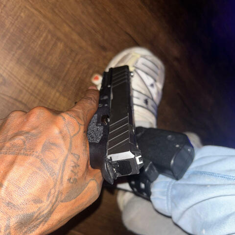 BUSSIN OFF THE IETHYE