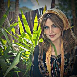 گل و گلشن زمانه سخن از بهار دارد