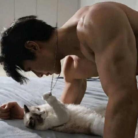 Manifest a Muscular Boyfriend