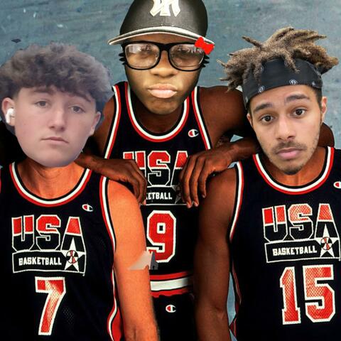 Dream Team (feat. luvrr! & Keyy Bandzz)