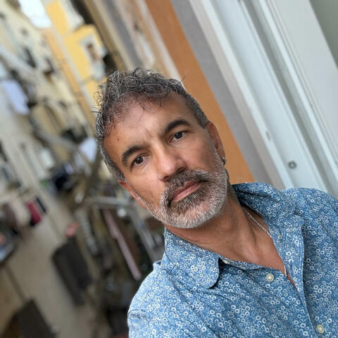 Quiero que vengas pà cà.