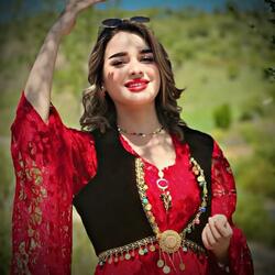زمزمه ام گوش کن