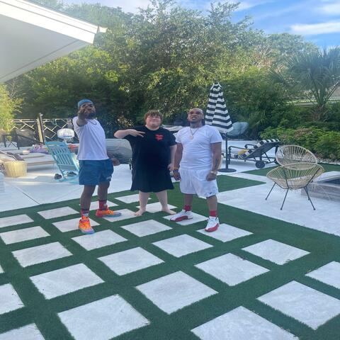 We See Yall (feat. Young Pe$o)