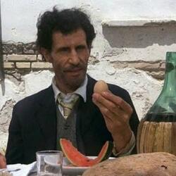 onların bir evi yok ve olması da zor