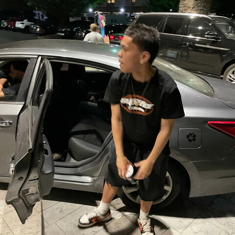hesitation (feat. Yung Lexar)