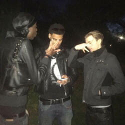 hello (feat. zvogues)