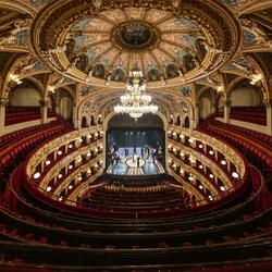 奇矯な劇場のワルツ