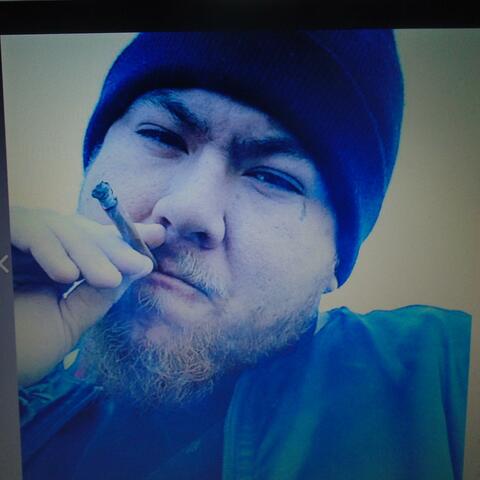 Dinero (feat. HydroLocs)