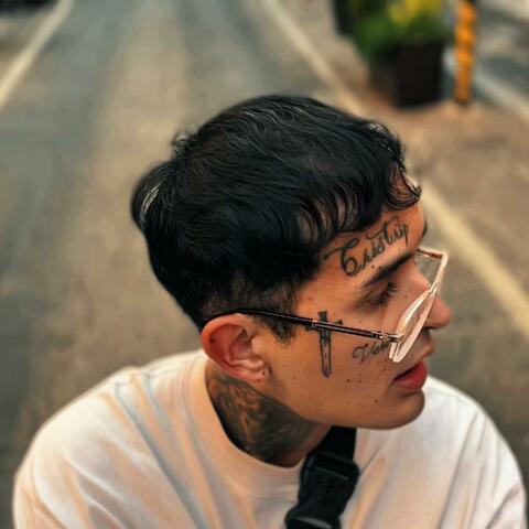 En Tu Juego (feat. San Poor)