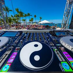 Race Through 2025 (Club Mix)